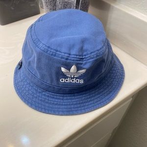 Adidas bucket hat
